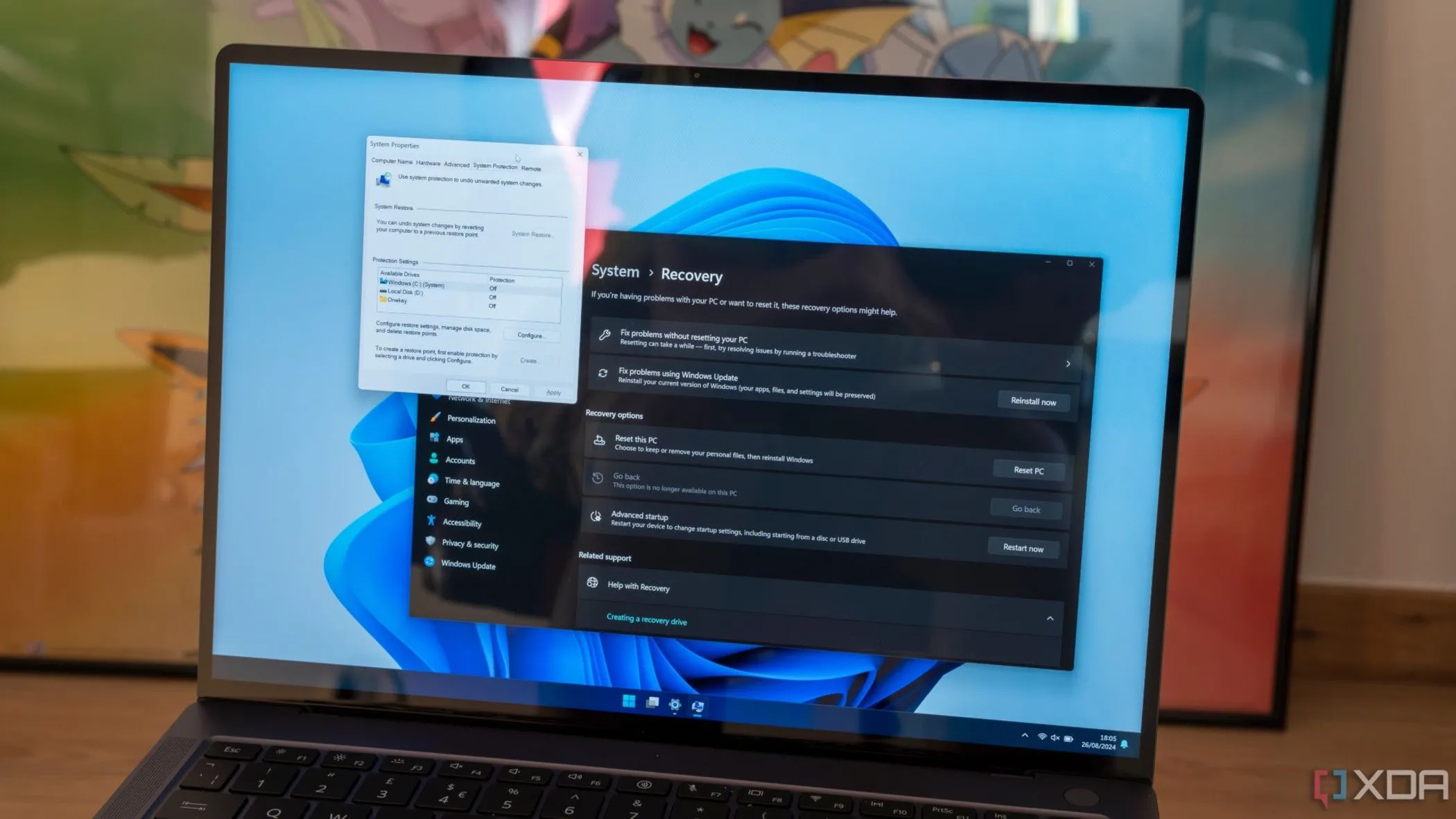 Giao diện ứng dụng Cài đặt và Control Panel của Windows 11