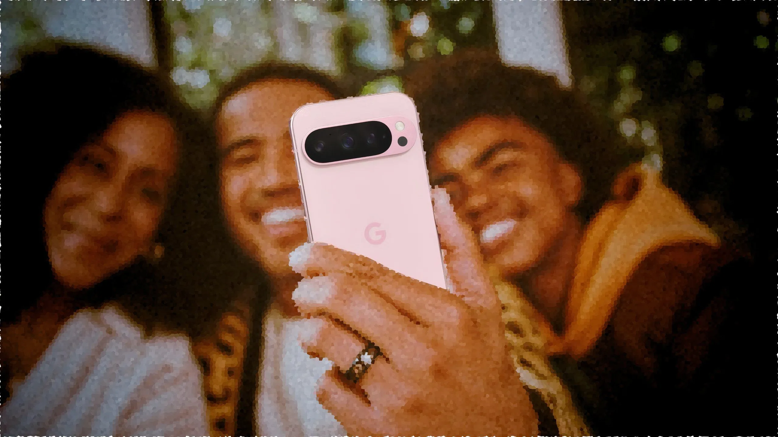 Nhóm người chụp ảnh selfie bằng Pixel 9 Pro, liên quan đến khả năng chụp ảnh và zoom trên điện thoại Google Pixel