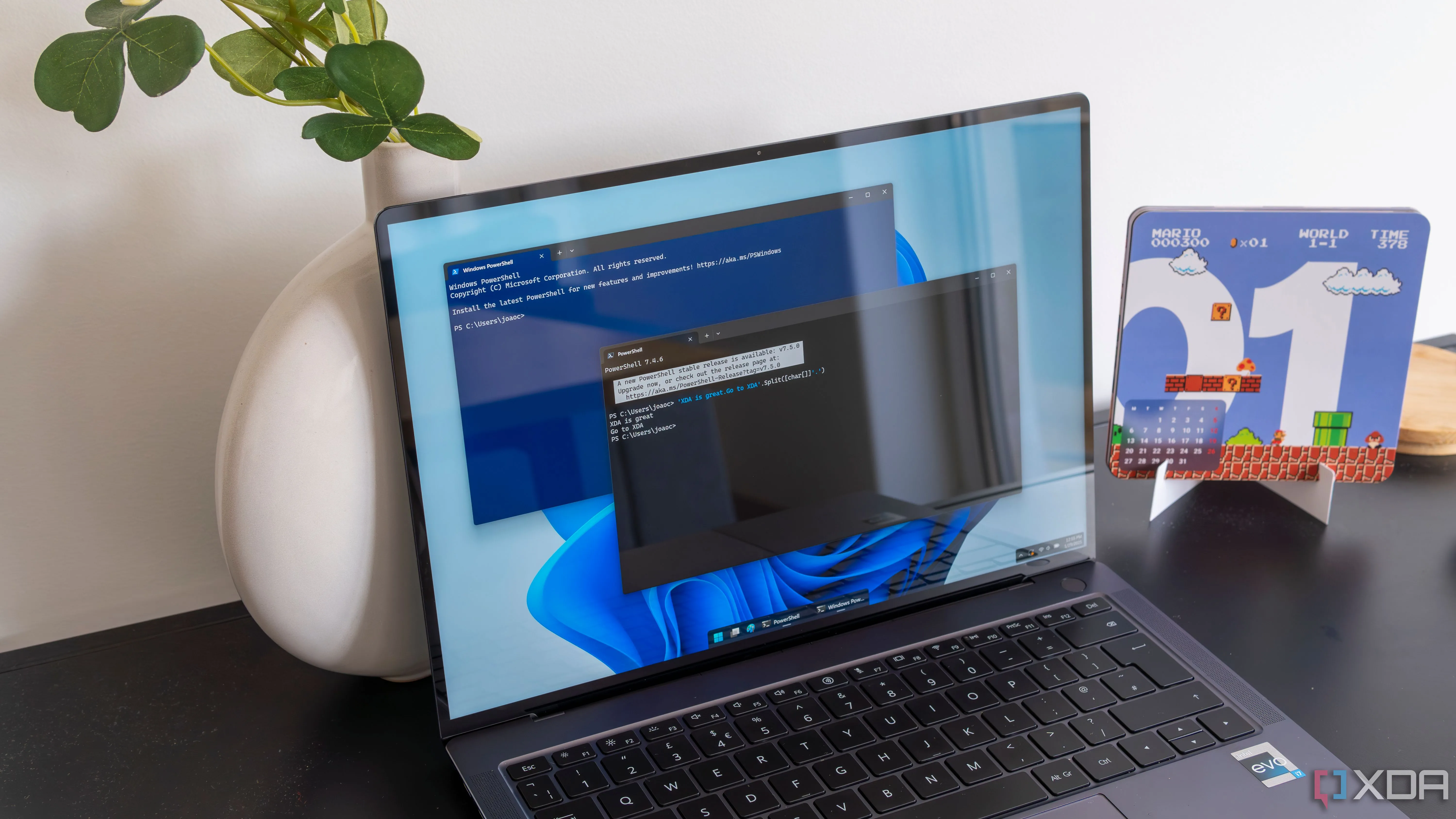 So sánh cửa sổ Windows PowerShell và PowerShell trong Windows 11