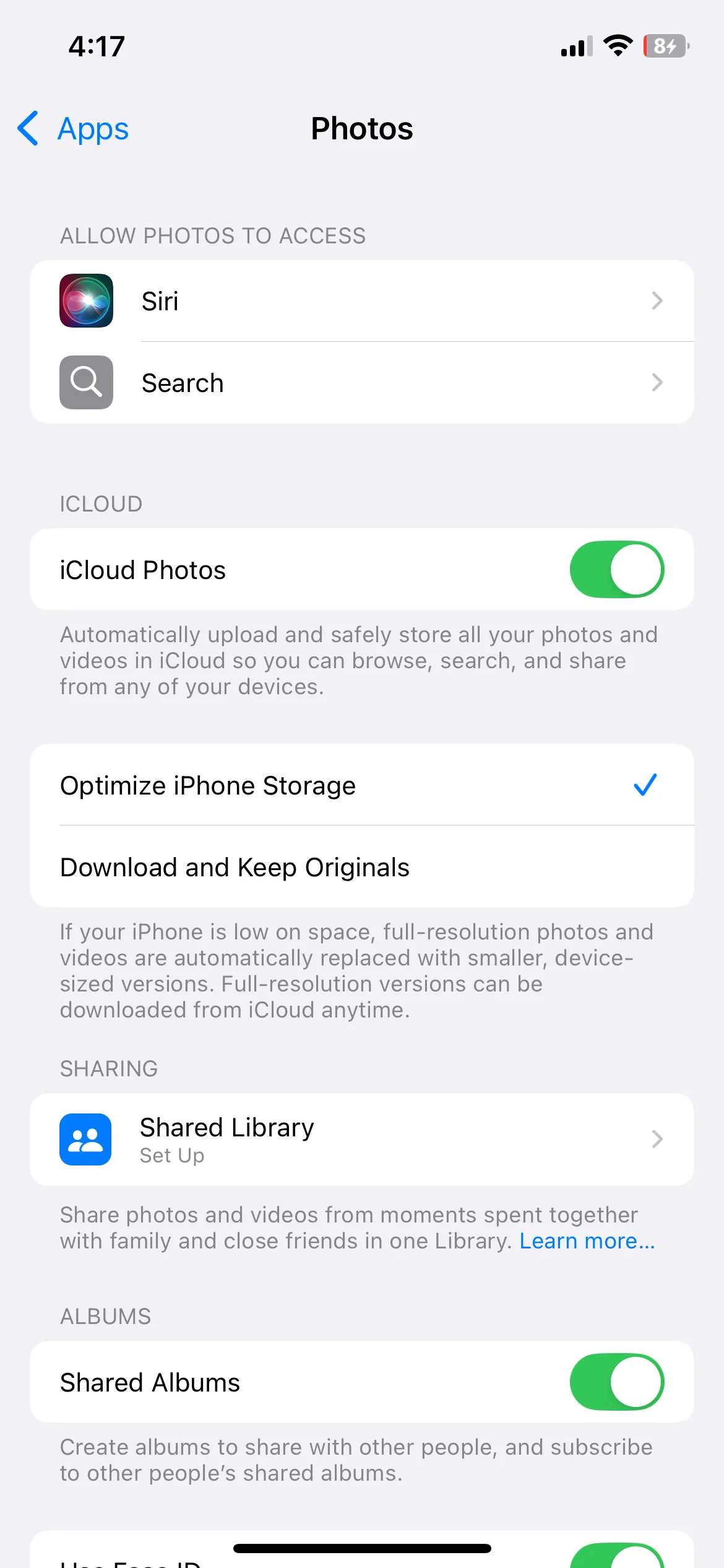 Menu cài đặt Ảnh trên iPhone, hiển thị tùy chọn Tối ưu hóa dung lượng iPhone để tiết kiệm bộ nhớ.