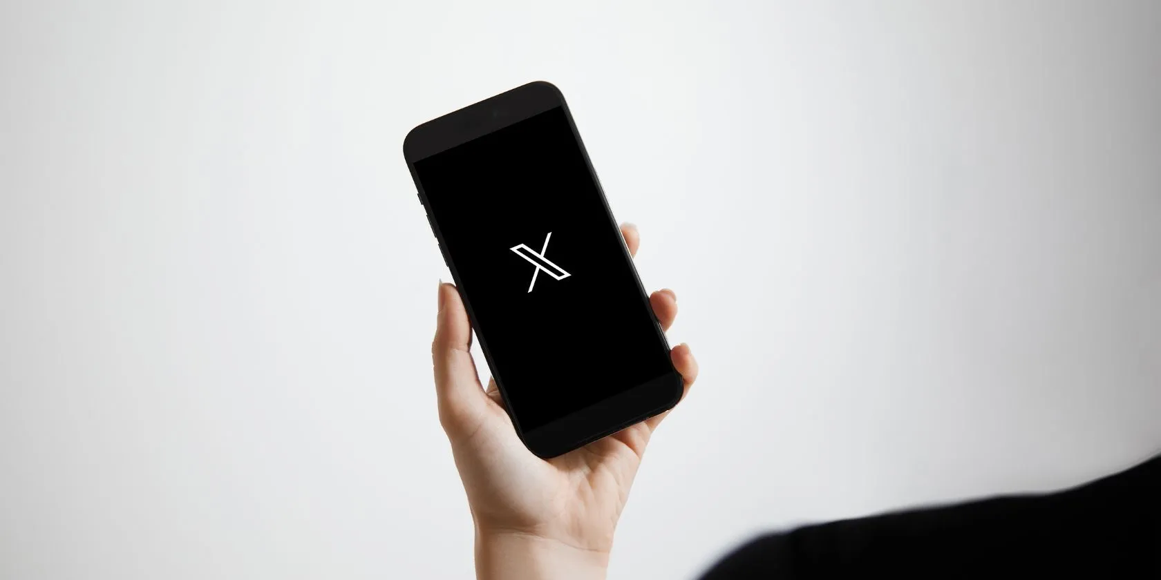 Biểu tượng X Twitter trên điện thoại thông minh
