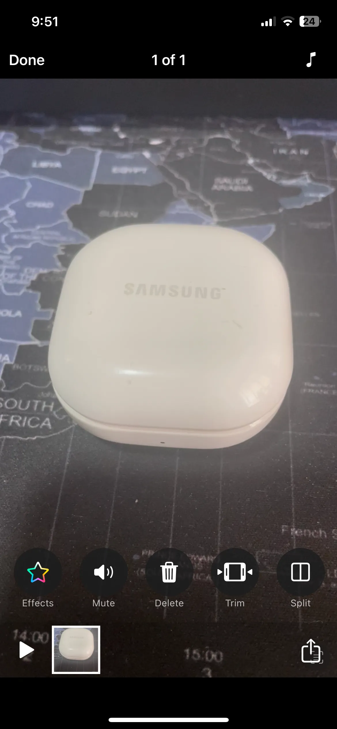 Các tùy chọn chỉnh sửa video và hiệu ứng sáng tạo trong ứng dụng Clips trên iPhone.