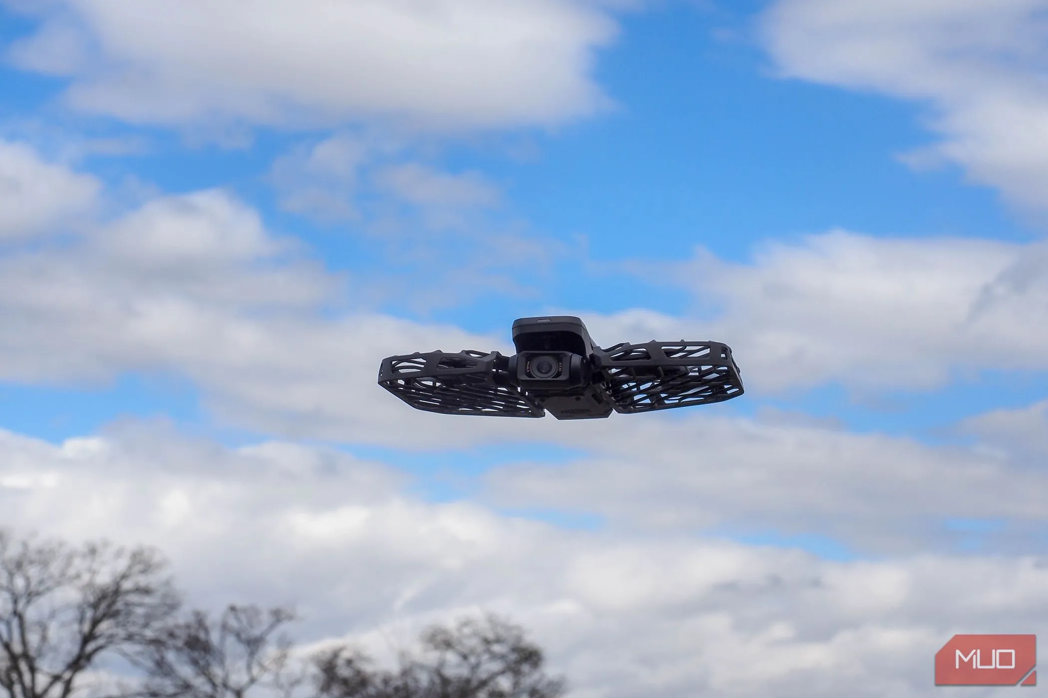 Cận cảnh thiết kế chi tiết của flycam HOVERAir X1 Promax