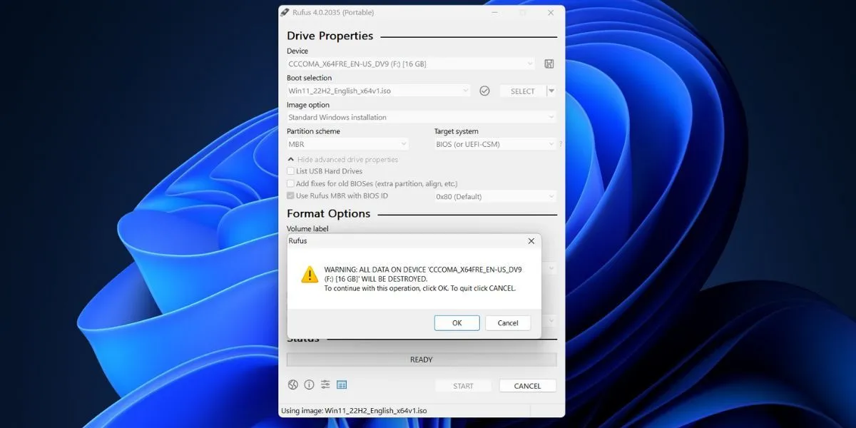 Cảnh báo xóa dữ liệu trên USB khi bắt đầu quá trình tạo bộ cài đặt Windows 11 bằng Rufus