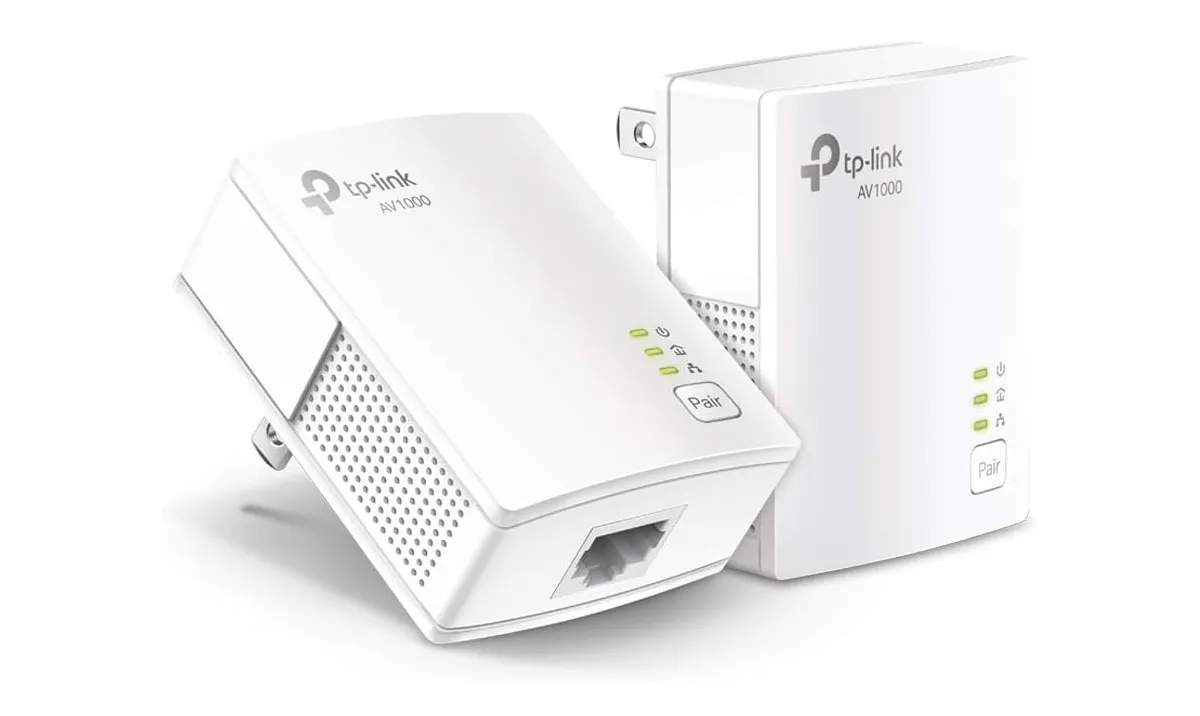 Cặp Powerline Adapter TP-Link AV1000, minh họa giải pháp tăng tốc độ mạng hiệu quả về chi phí