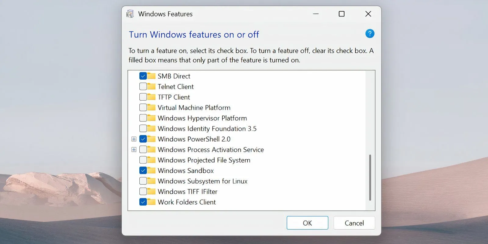 Cửa sổ Tính năng Windows với tùy chọn Windows Subsystem for Linux đã được bỏ chọn