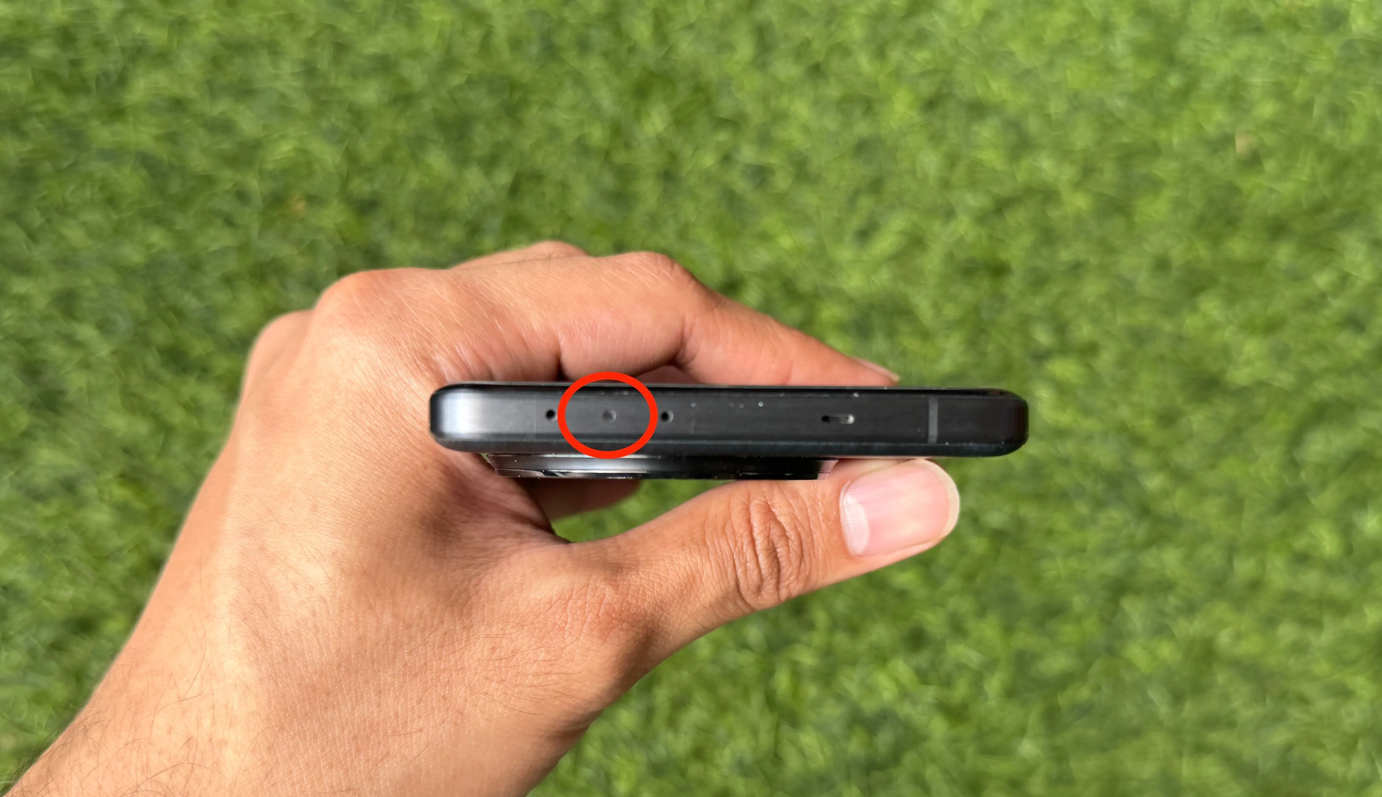 Cách Làm Mờ Mặt Trên iPhone iOS 18 Bằng Tính Năng Clean Up