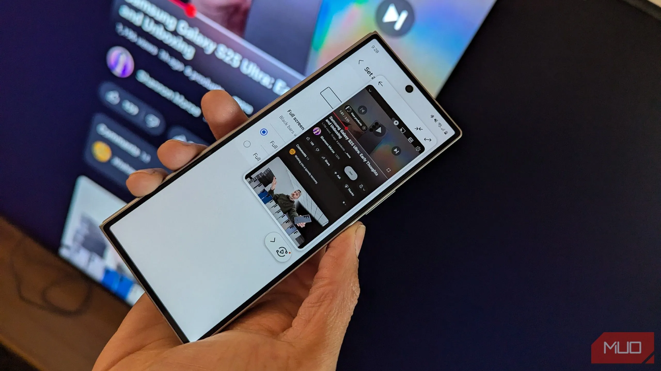 Điện thoại Samsung Galaxy đang chia sẻ màn hình lên TV qua tính năng Tap View