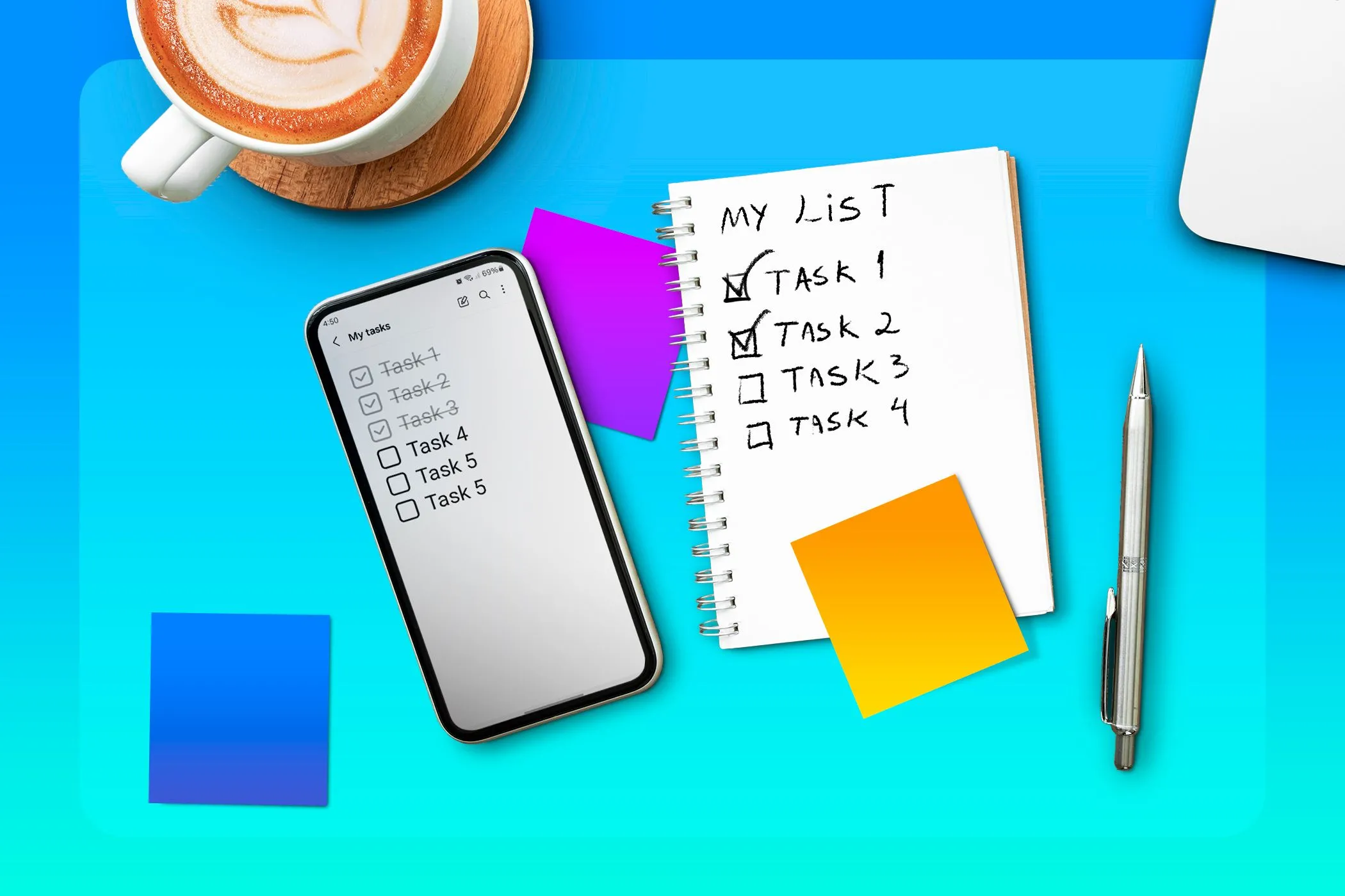 Điện thoại và sổ ghi chú với danh sách công việc, minh họa việc lập kế hoạch to-do list cho cả tuần