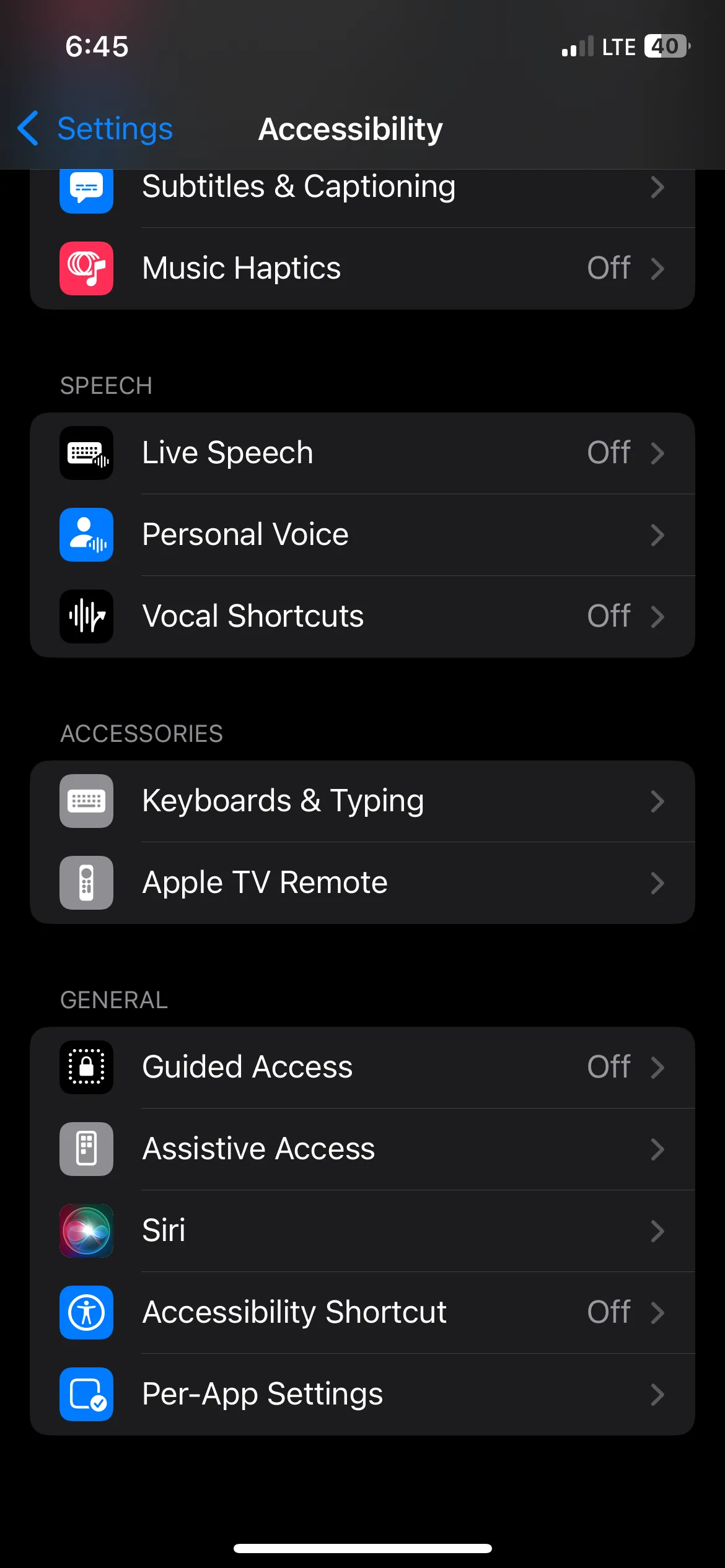 Điều hướng đến các tính năng trợ năng bàn phím trên iPhone