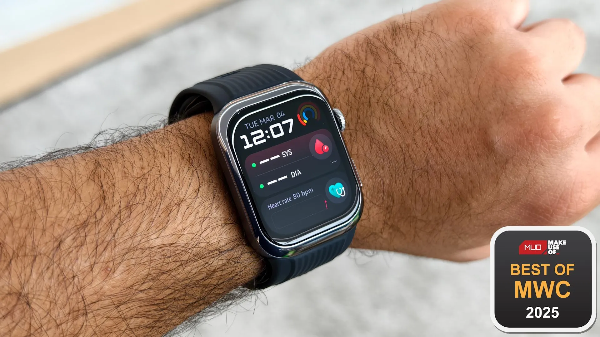 Đồng hồ thông minh Huawei Watch D2 được trao giải thưởng tại MWC 2025, nổi bật với khả năng đo huyết áp tích hợp.