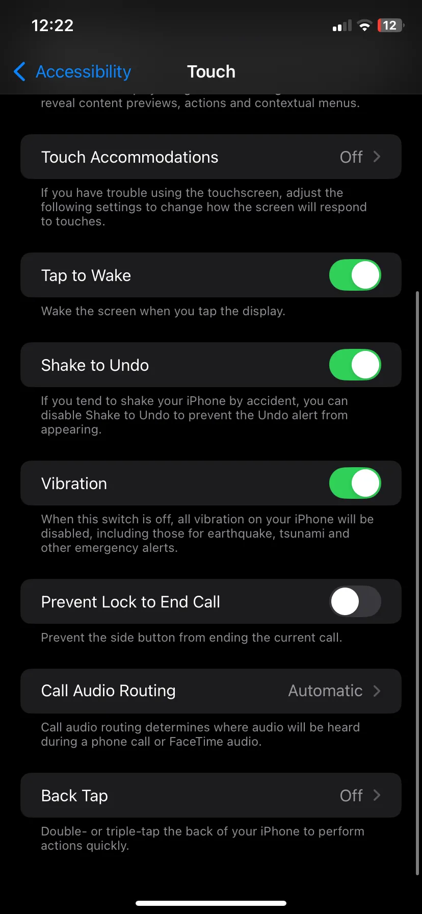 Giao diện cài đặt cảm ứng (Touch) trong phần Trợ năng (Accessibility) của ứng dụng Cài đặt (Settings) trên iPhone, nơi người dùng có thể tùy chỉnh các thao tác chạm và cử chỉ