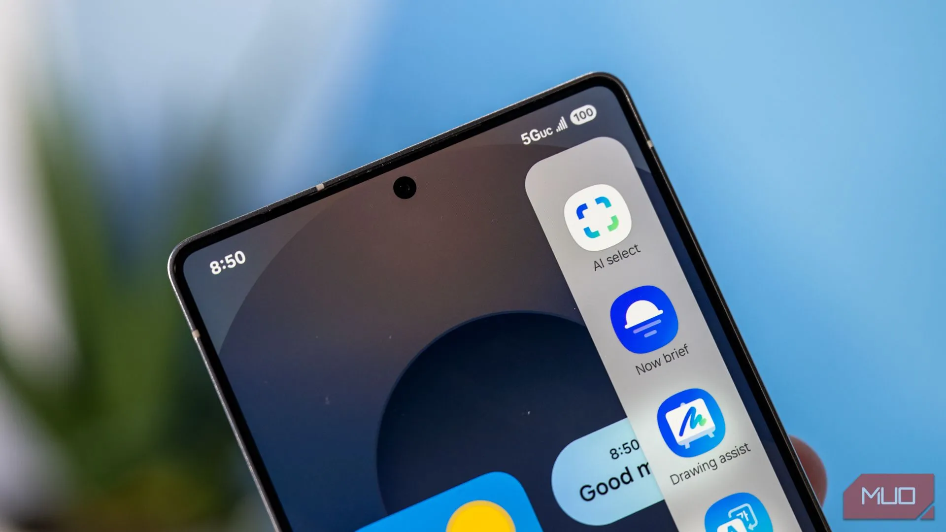 Giao diện Edge Panel trên Samsung Galaxy S25 Ultra hiển thị biểu tượng chọn ứng dụng AI