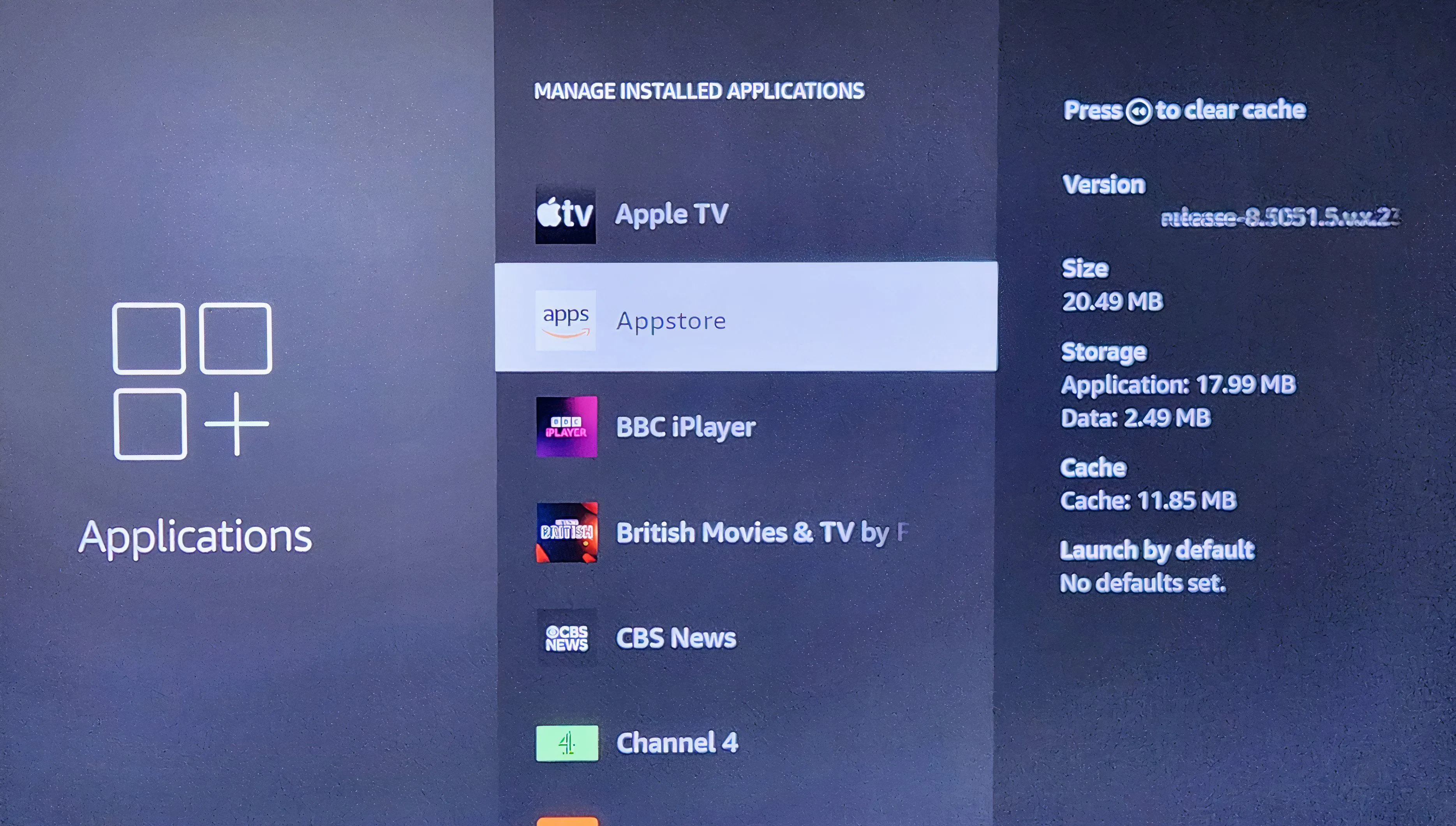 Giao diện quản lý các ứng dụng đã cài đặt trên Fire TV Stick, nơi người dùng có thể kiểm soát quyền và gỡ bỏ ứng dụng không cần thiết.