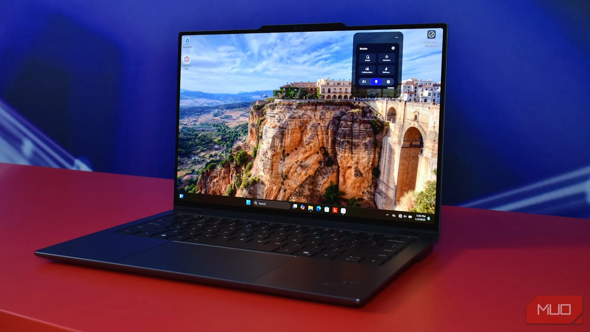 Laptop Lenovo ThinkPad X9 Aura Edition 14 inch với thiết kế mỏng nhẹ
