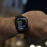 Màn hình Apple Watch Series 10 hiển thị thông tin tập luyện chi tiết trên ứng dụng Thể dục.