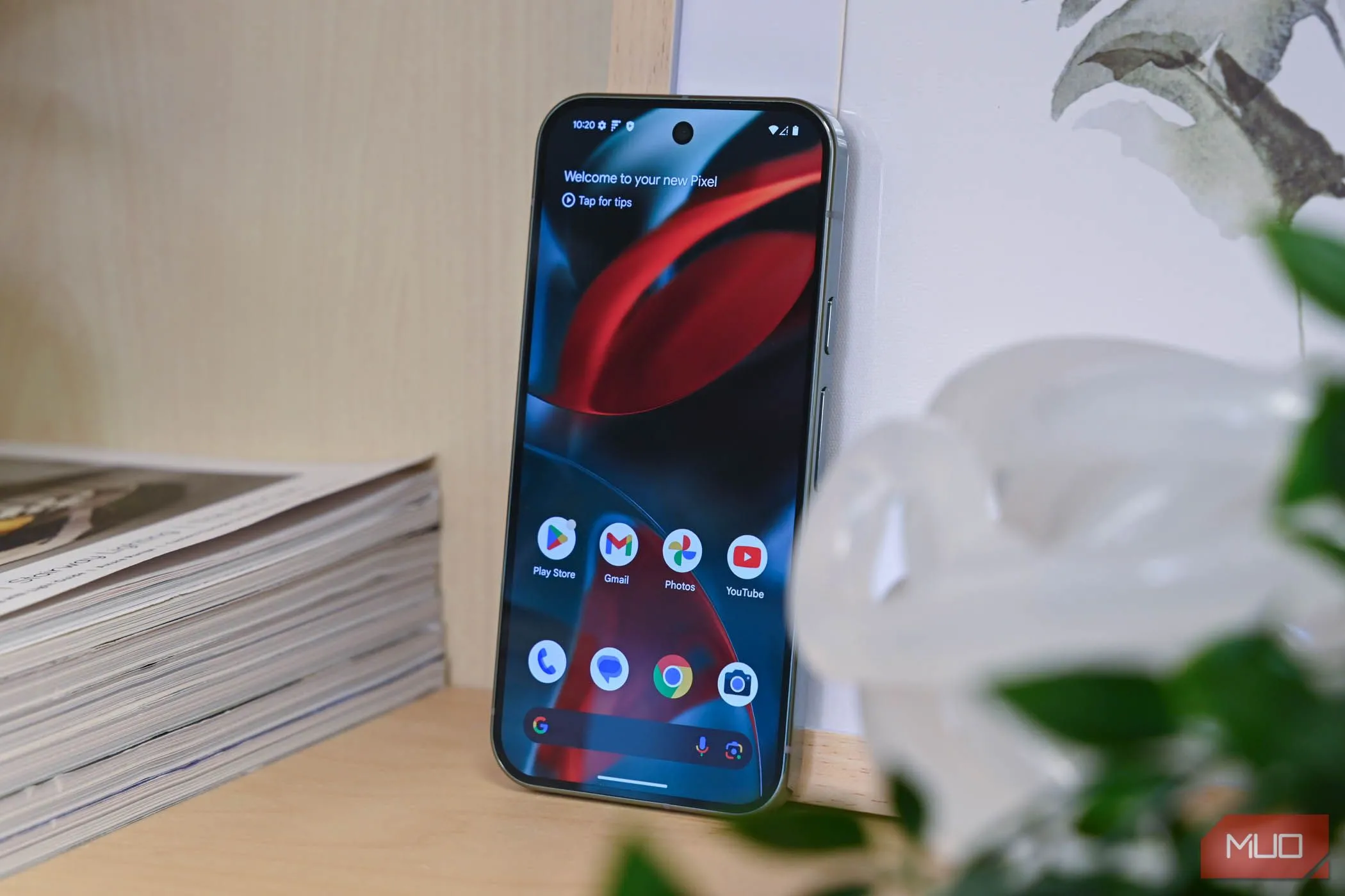 Màn hình chính đơn giản và gọn gàng của Google Pixel 9 Pro, minh họa trải nghiệm người dùng tối ưu từ trình khởi chạy mặc định.