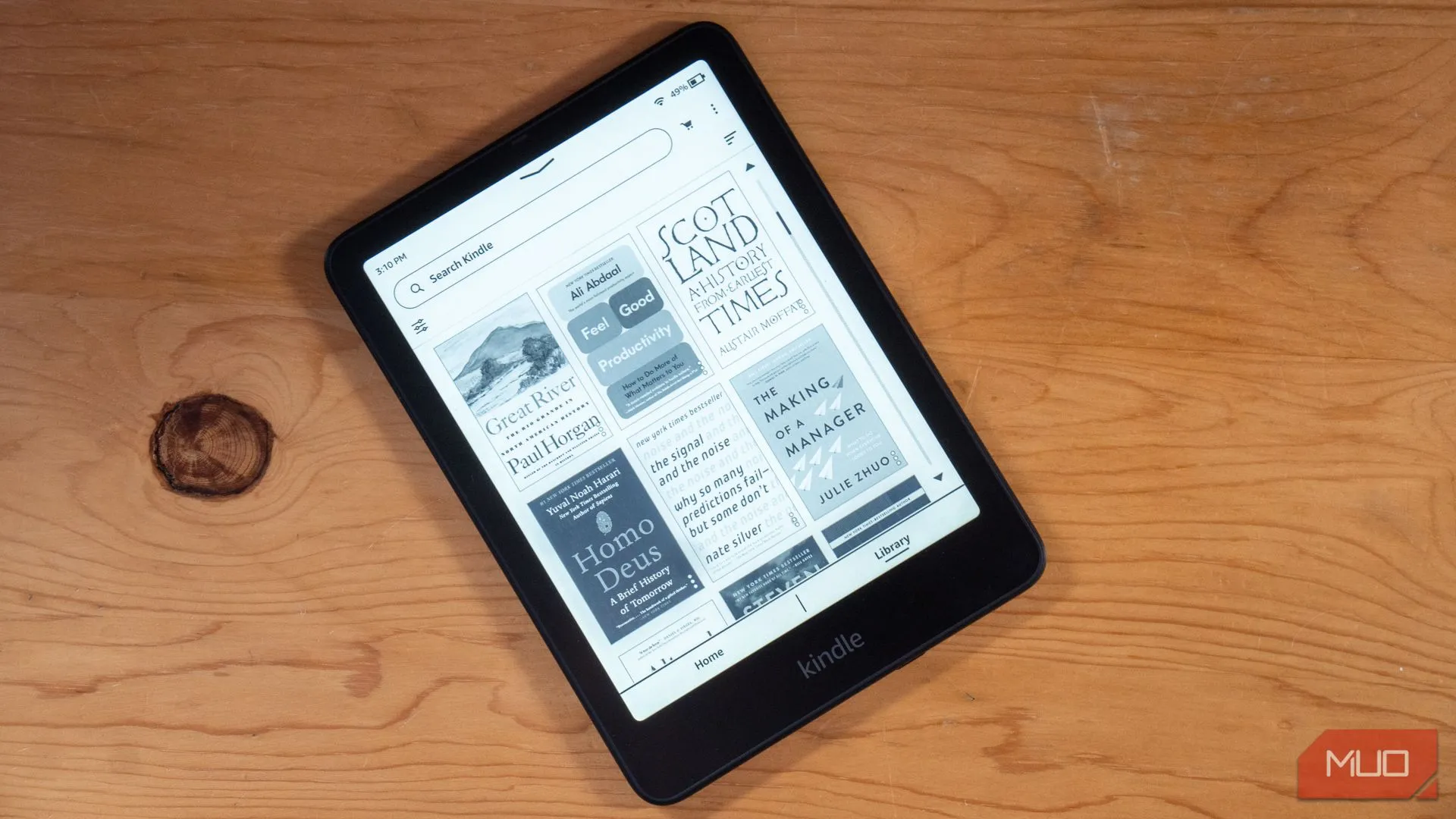 Thiết bị đọc sách điện tử Amazon Kindle Paperwhite, vẫn giữ vai trò riêng biệt dù smartphone cũng có chức năng đọc sách