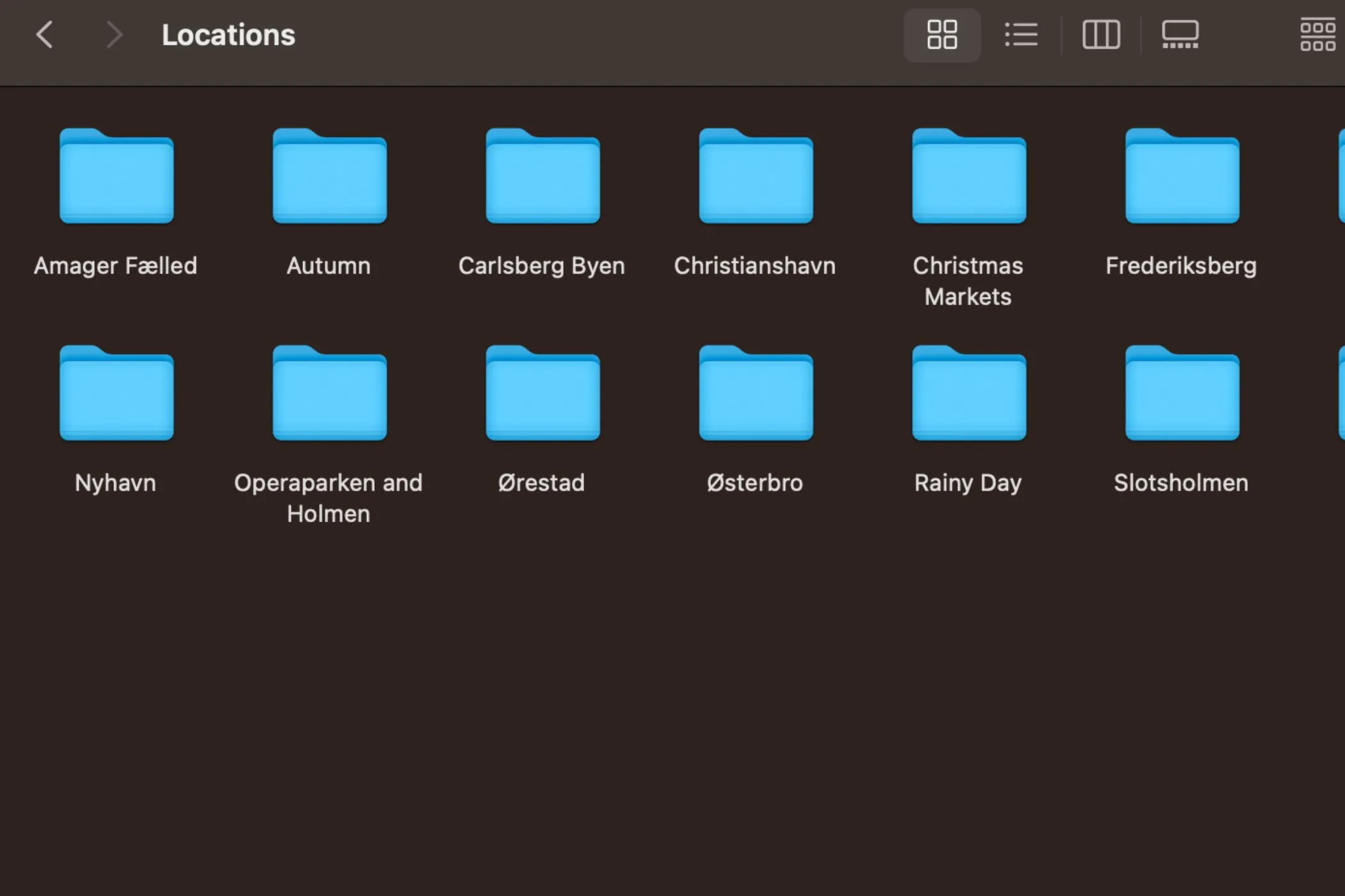 Image default