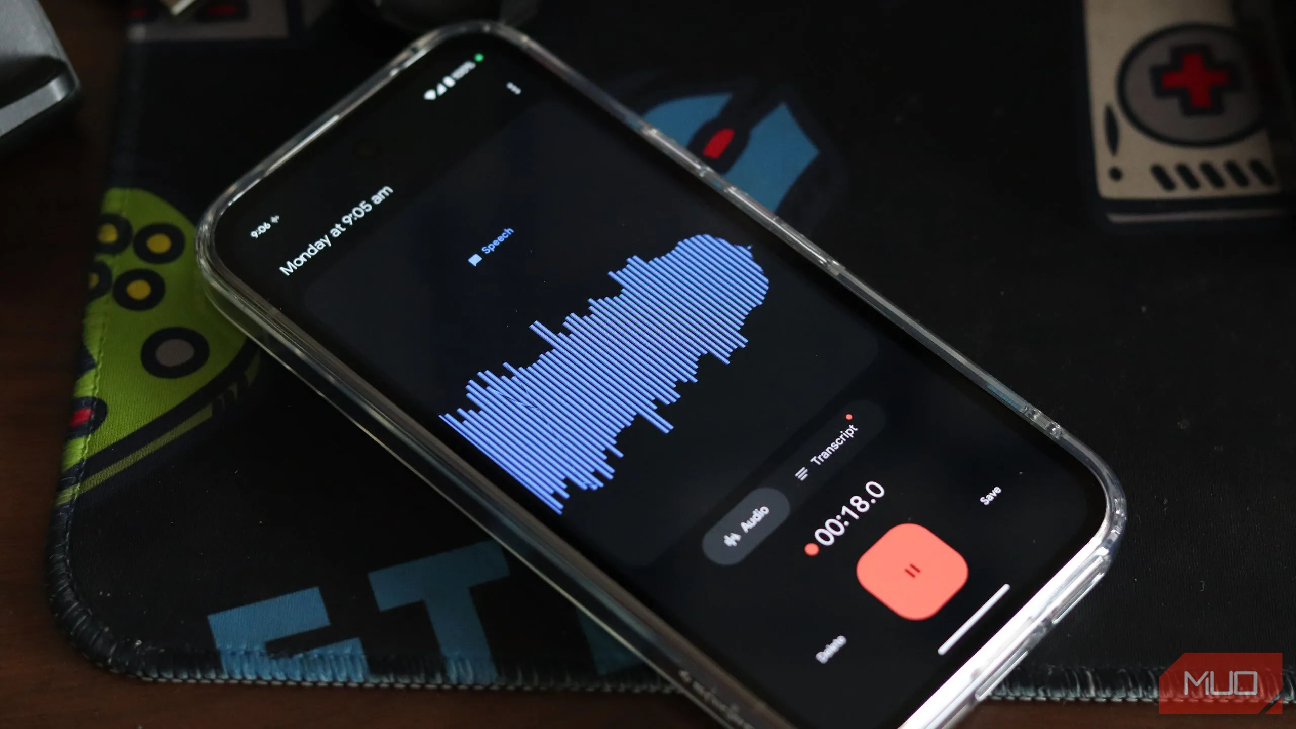 Ứng dụng Google Recorder trên Pixel 9a hiển thị bản ghi âm với phần phiên âm tự động theo thời gian thực, minh họa tính năng ghi âm thông minh