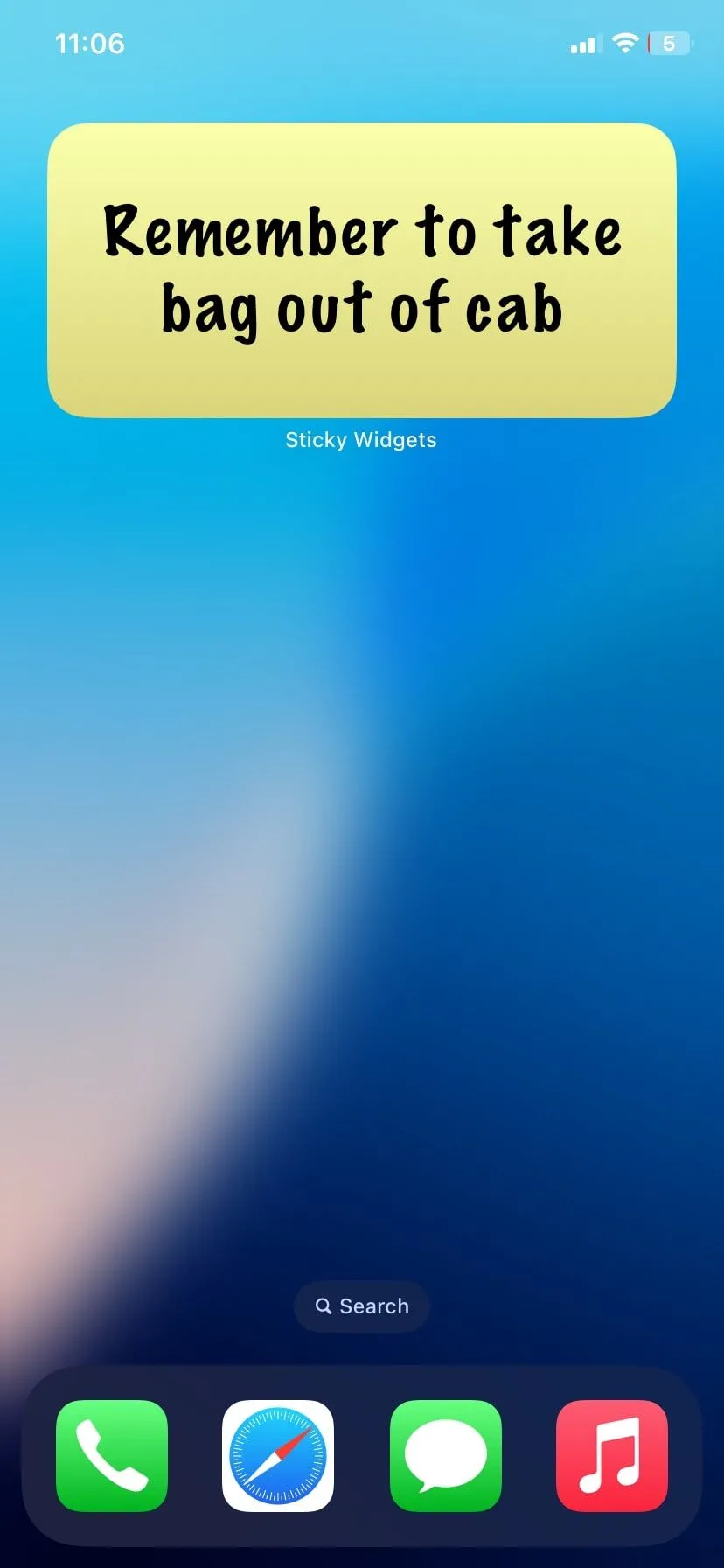 Widget ghi chú Sticky Widgets hiển thị một tin nhắn trên màn hình chính iPhone, đơn giản và tiện dụng