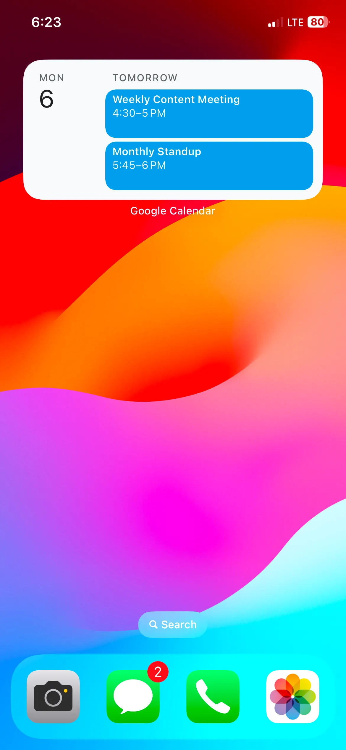 Widget Google Calendar trên màn hình chính iPhone hiển thị sự kiện sắp tới